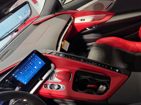 Used 2024 Chevrolet Corvette Stingray Premium Conv w/ Z51 Performance Package image 35