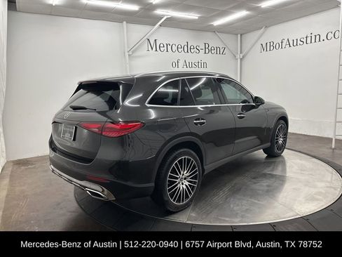 Used 2025 Mercedes-Benz GLC 300 image 8