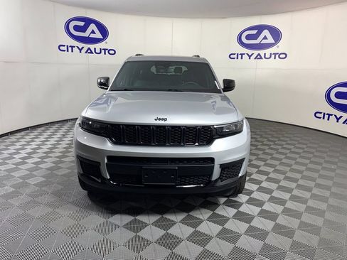 Used 2023 Jeep Grand Cherokee L Laredo AWD/4WD image 9
