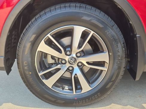 Used 2017 Toyota RAV4 XLE FWD image 24