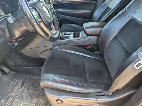 Used 2018 Jeep Grand Cherokee Altitude AWD/4WD image 9