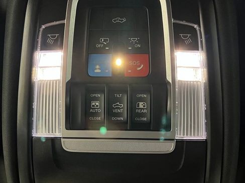 Used 2025 RAM 2500 Limited AWD/4WD image 40