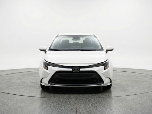 Used 2025 Toyota Corolla LE FWD image 2