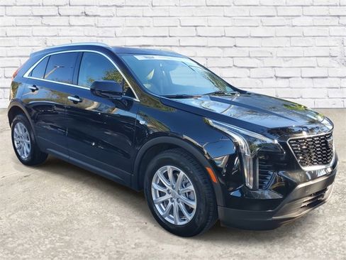 Certified 2023 Cadillac XT4 Luxury image 5