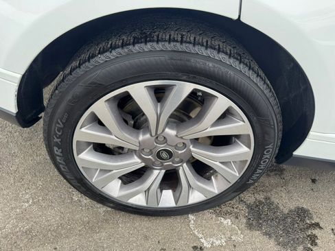 Used 2020 Land Rover Range Rover HSE image 11