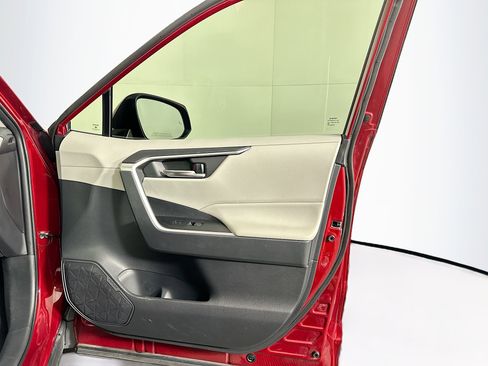 Used 2024 Toyota RAV4 XLE w/ Convenience Package image 34