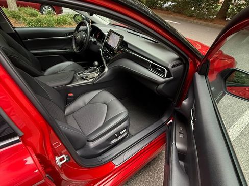 Used 2024 Toyota Camry XSE image 8