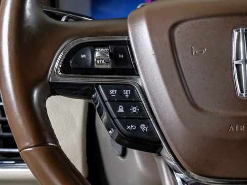 Used 2022 Lincoln Navigator L Reserve image 17