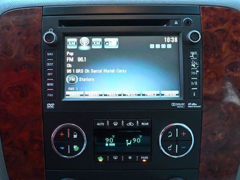 Used 2012 Chevrolet Tahoe LTZ image 27