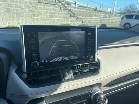 Used 2020 Toyota RAV4 XLE image 11