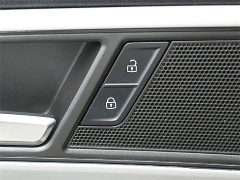 Used 2022 Volkswagen Atlas SE image 14