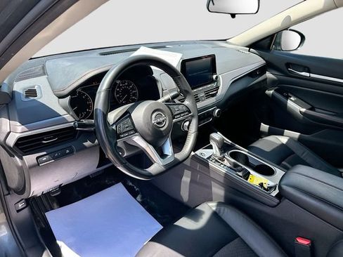 Used 2024 Nissan Altima 2.5 SR FWD image 10