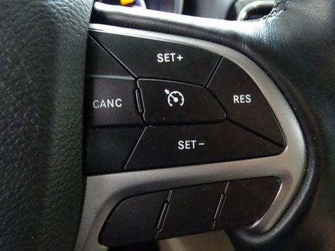 Used 2020 Jeep Grand Cherokee Limited AWD/4WD image 8