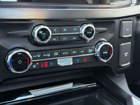 Used 2024 Ford F250 Lariat w/ Lariat Ultimate Package AWD/4WD image 29