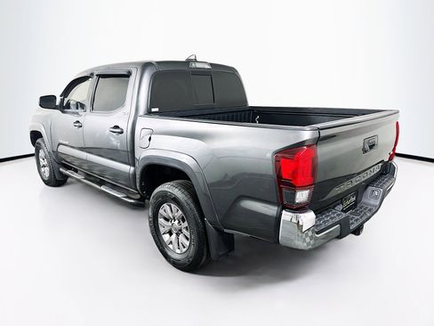 Used 2018 Toyota Tacoma SR5 image 5