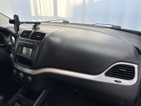 Used 2017 Dodge Journey SE w/ Flexible Seating Group image 13