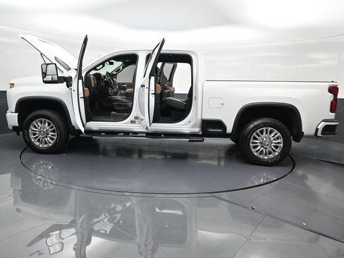 Used 2022 Chevrolet Silverado 2500 High Country AWD/4WD image 35