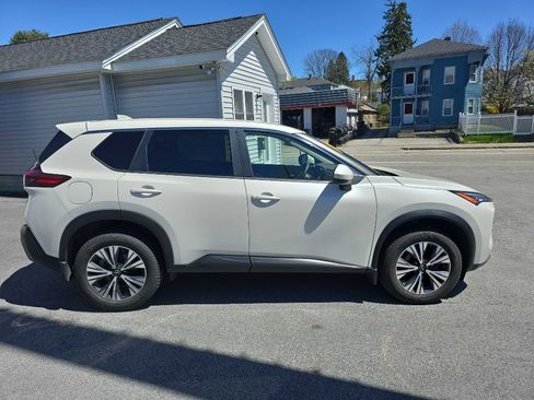 Used 2023 Nissan Rogue SV AWD/4WD image 3