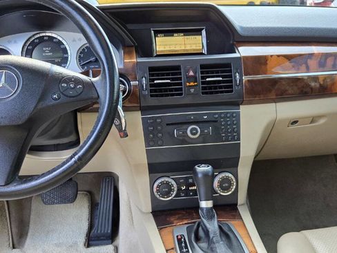 Used 2010 Mercedes-Benz GLK 350 4MATIC image 15