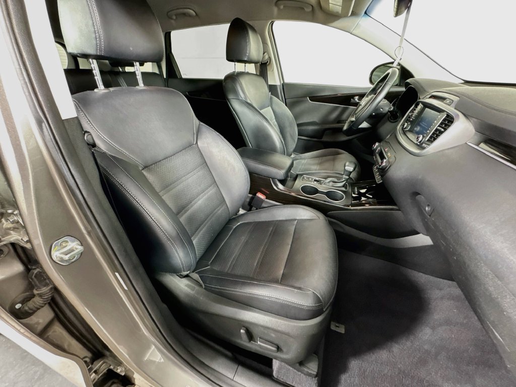 Used 2019 Kia Sorento EX FWD image 36