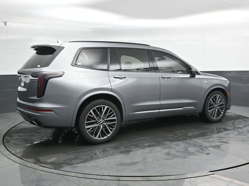 Used 2023 Cadillac XT6 Sport image 3
