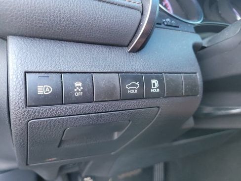 Used 2019 Toyota Camry LE FWD image 28
