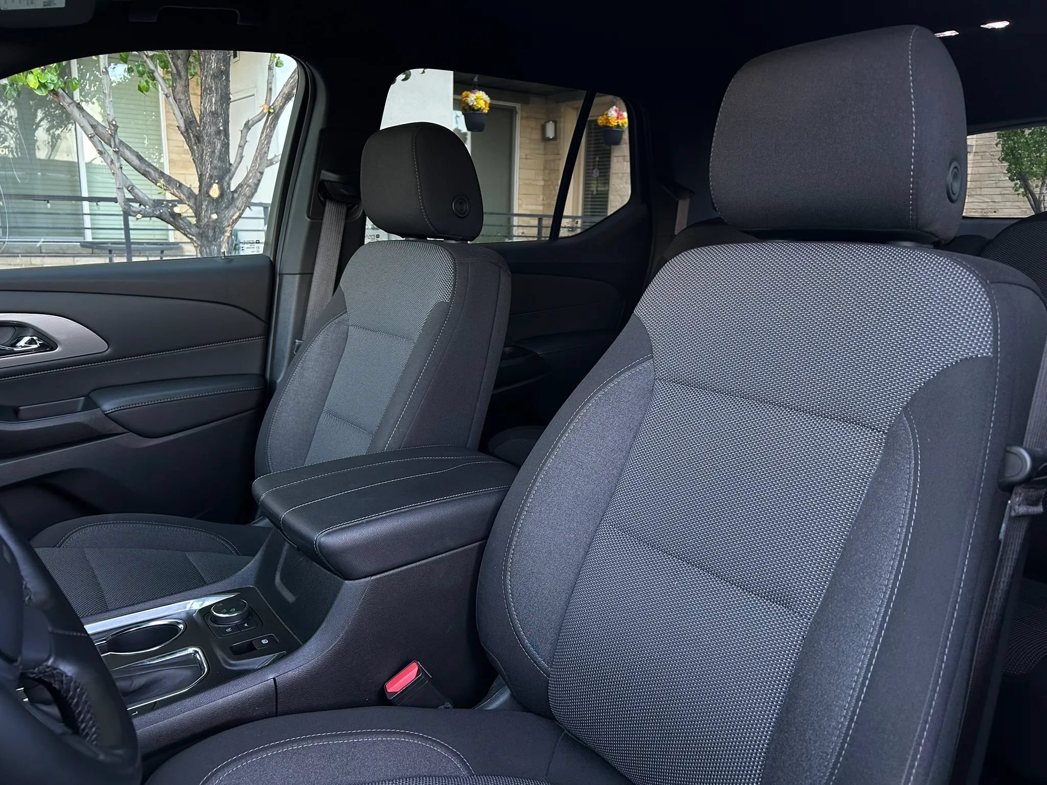 Used 2023 Chevrolet Traverse LT w/ LPO, Cargo Package AWD/4WD image 10