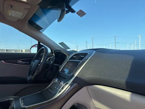 Used 2020 Lincoln Nautilus Reserve image 10