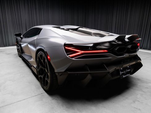 Used 2024 Lamborghini Revuelto AWD/4WD image 16