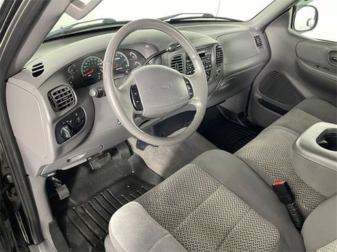 Used 2002 Ford F150 King Ranch image 3