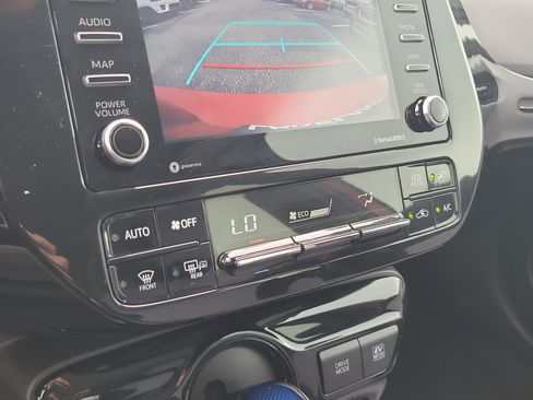 Used 2022 Toyota Prius LE FWD image 22