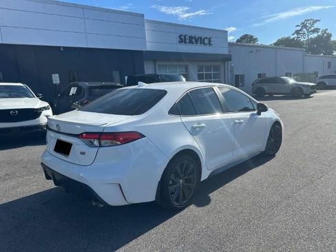 Used 2025 Toyota Corolla SE FWD image 6