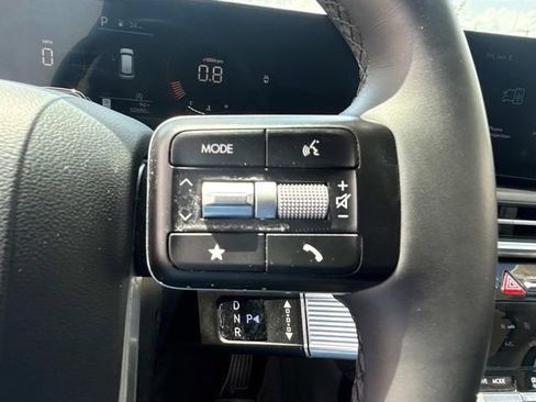 Used 2025 Hyundai Santa Fe SEL FWD image 30