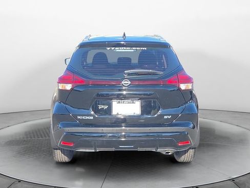 Used 2023 Nissan Kicks SV image 4
