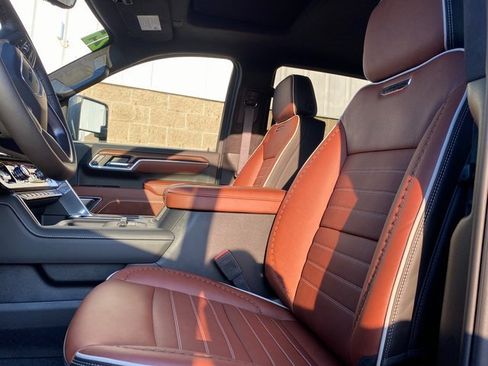 New 2025 GMC Sierra 2500 Denali Ultimate w/ Max Trailering Package image 15