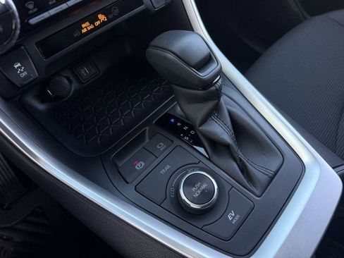 Used 2025 Toyota RAV4 LE image 21