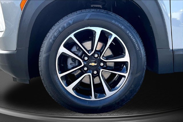 Used 2025 Chevrolet TrailBlazer LT AWD/4WD image 29