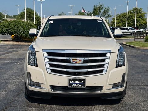 Used 2015 Cadillac Escalade Luxury AWD/4WD image 2