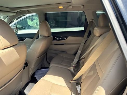 Used 2017 Nissan Rogue SL w/ SL Premium Package FWD image 7