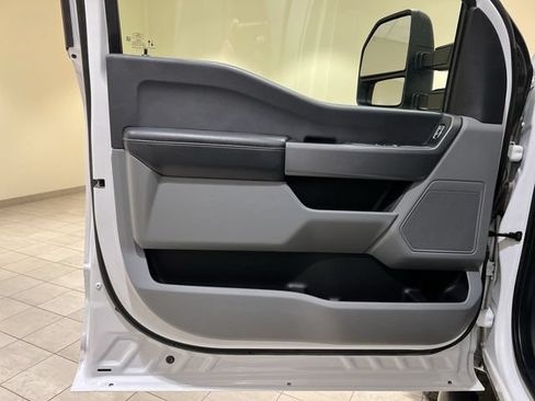 Used 2023 Ford F350 XLT AWD/4WD image 18
