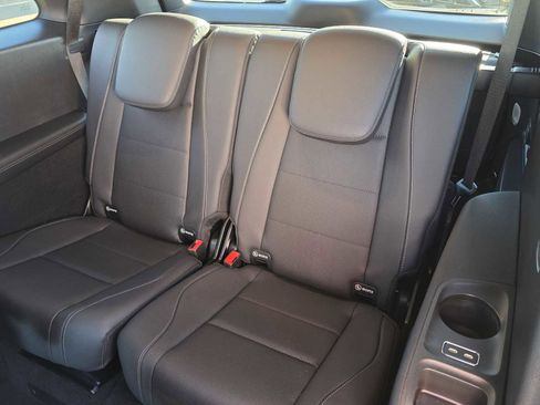 Certified 2025 Mercedes-Benz GLS 450 4MATIC image 17