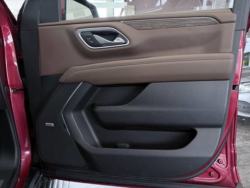 Used 2021 Chevrolet Tahoe High Country w/ Premium Package image 28