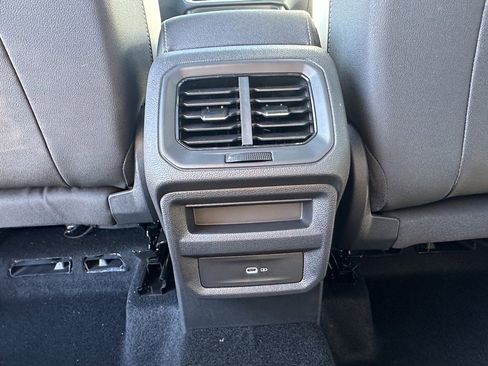 New 2025 Volkswagen Taos SE image 8