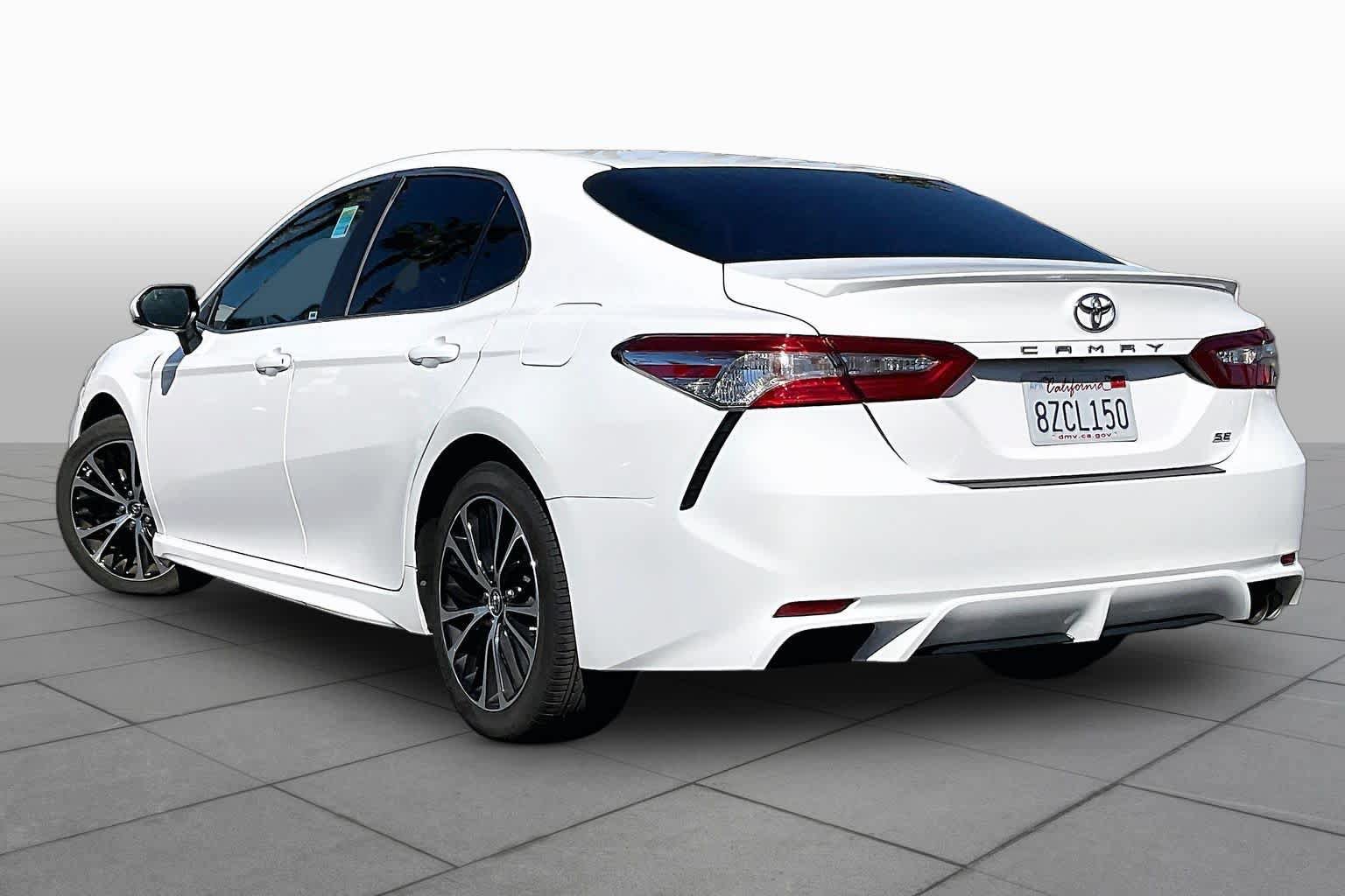 Used 2018 Toyota Camry SE FWD image 11