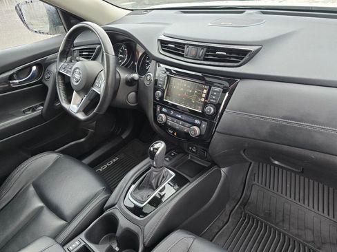 Used 2018 Nissan Rogue SL w/ Premium Package image 11