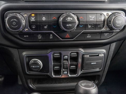 Used 2023 Jeep Wrangler Unlimited Sport image 19