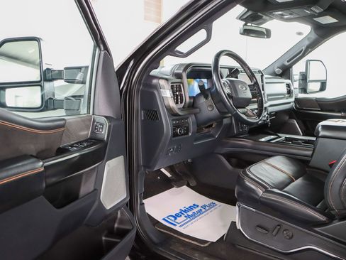 Used 2024 Ford F250 Platinum image 3