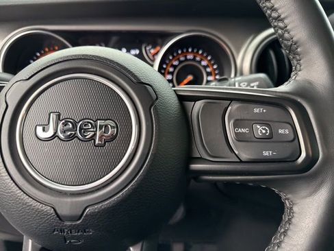 Used 2023 Jeep Wrangler Sport S image 39