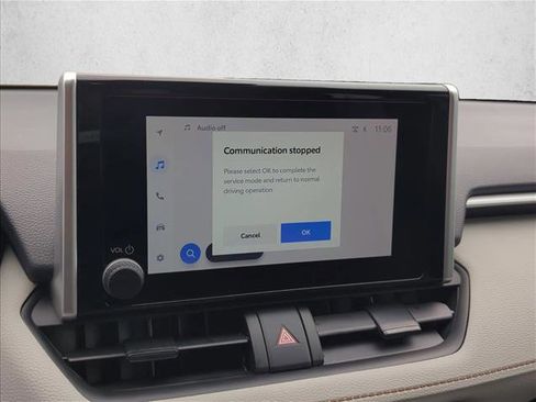 Certified 2025 Toyota RAV4 XLE w/ Convenience Package FWD image 21