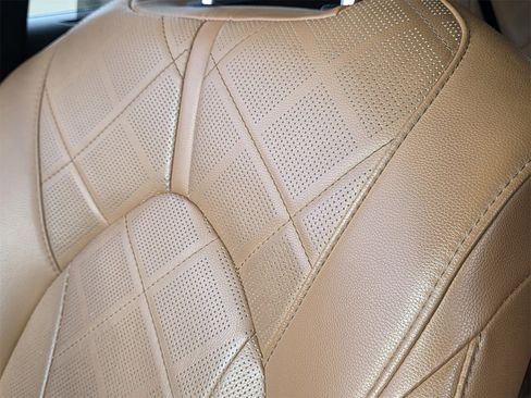 Used 2020 Toyota Highlander Platinum image 18